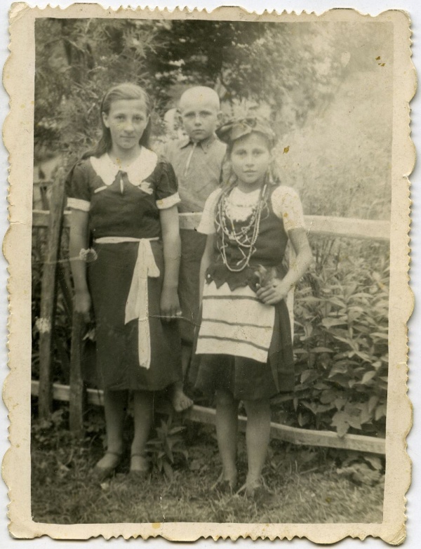 Dzieci we wsi Wysokie